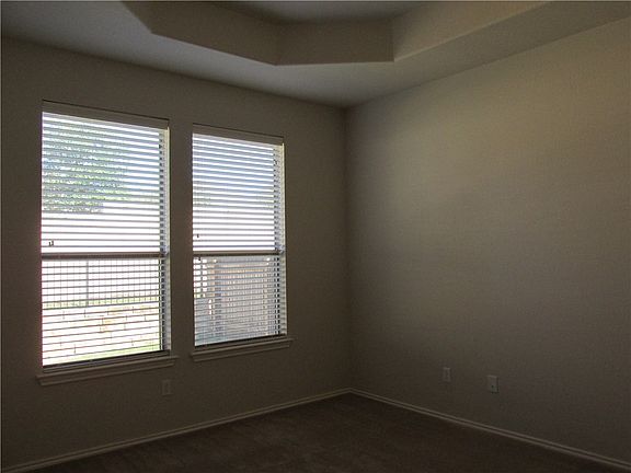 4th image of 10124 Milla Cir #6