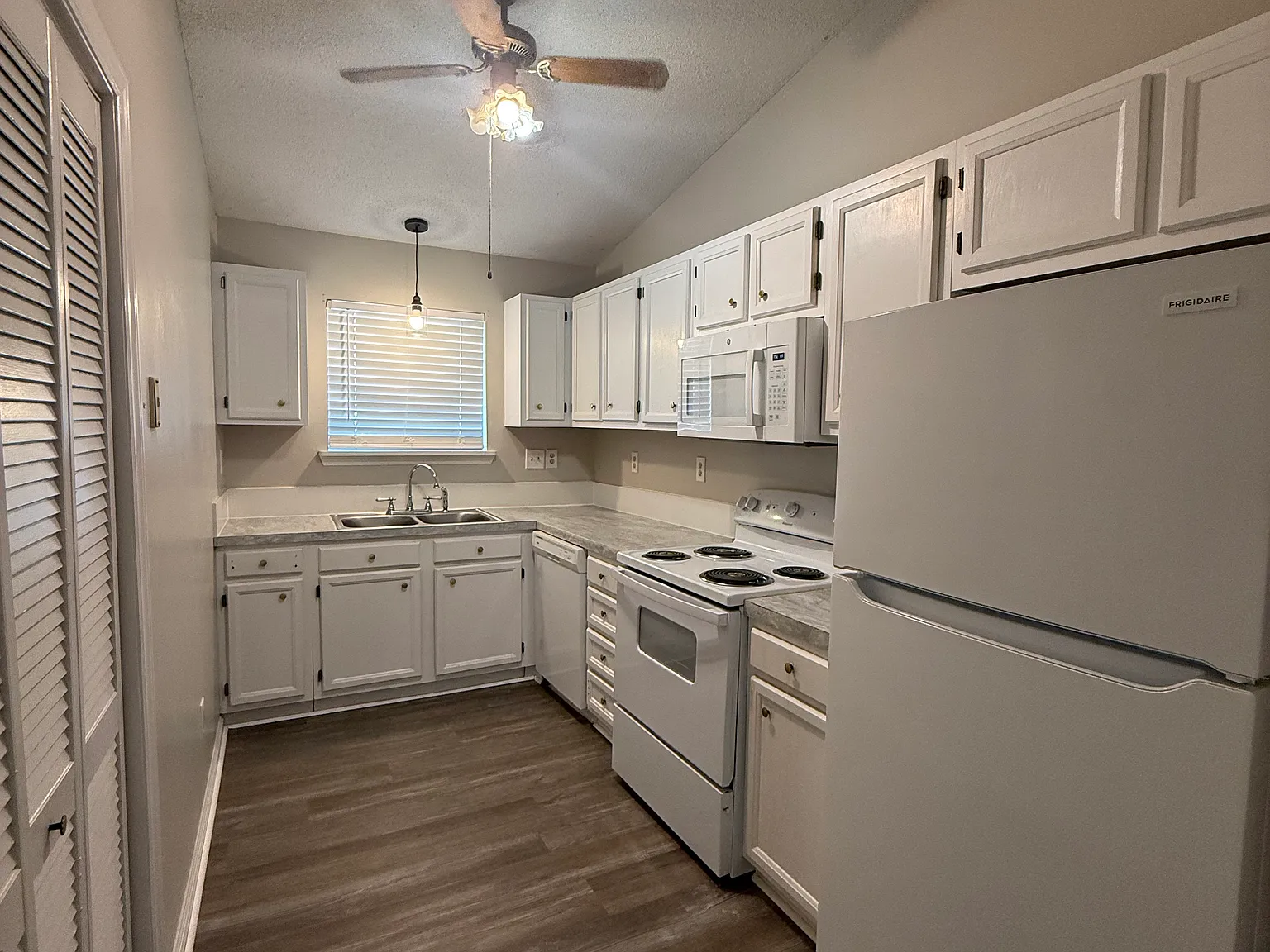 2 bed, 1222 sqft, $1,100 — Photo 4