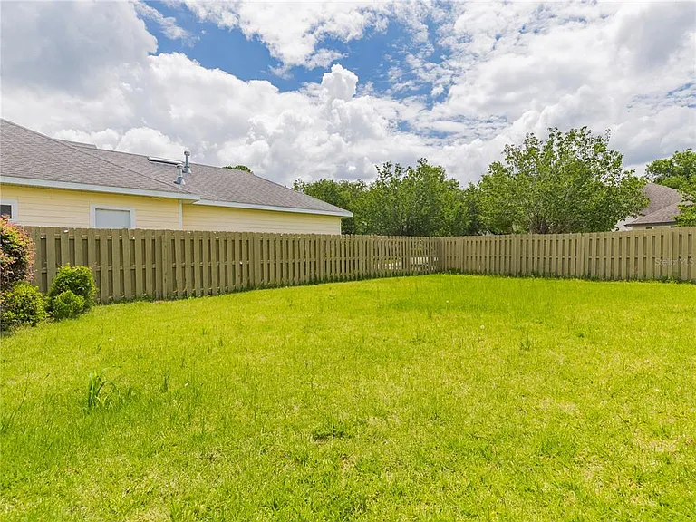 7595 SW 84th Dr — Photo 19
