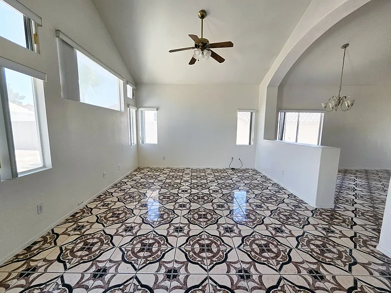 3114 Crownline Ct — Photo 3