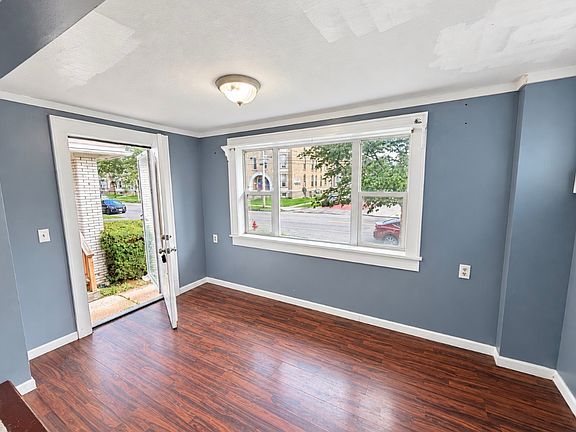 2nd image of 116 Lafayette Ave