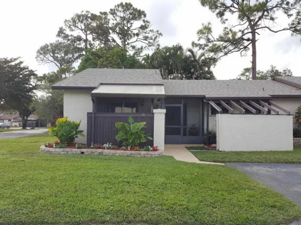 70 Mahoris Dr, Royal Palm Beach, FL 33411
