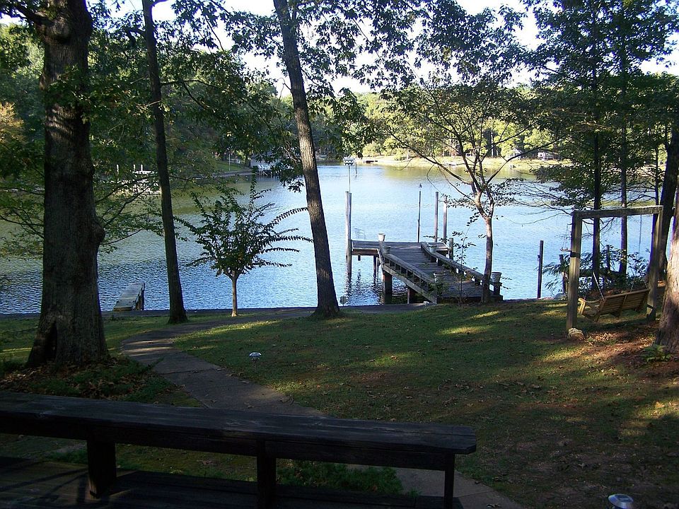 2nd image of 130 Noahs Dr