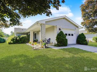 732 Ralston Plz #A, Monroe Township, NJ 08831