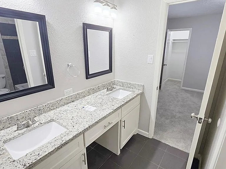 2414 Stillmeadow Dr — Photo 9