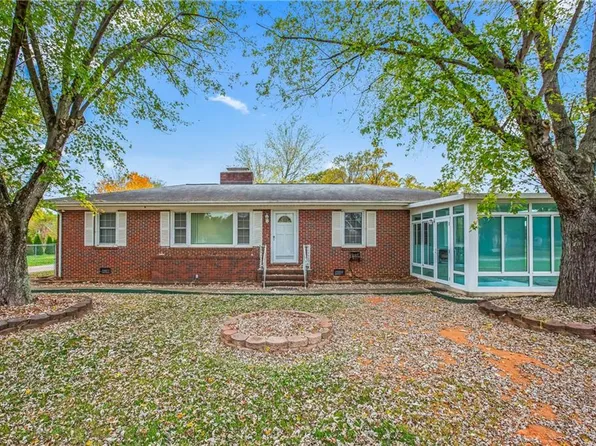 1238 Union Cross Rd, Kernersville, NC 27284