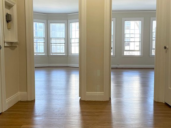 4th image of 1447 Chestnut St APT 22