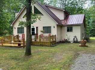 6275 Woodridge Dr, Lake, MI 48632