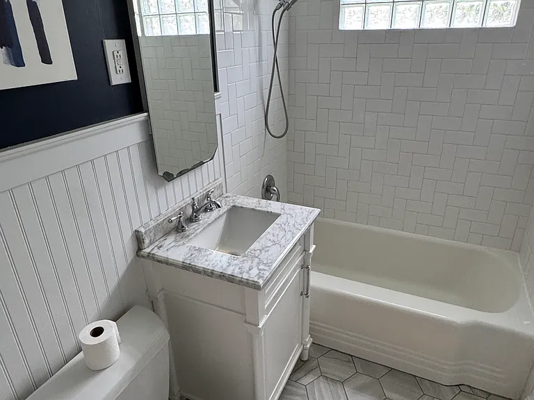 619 Vale Ave N — Photo 17