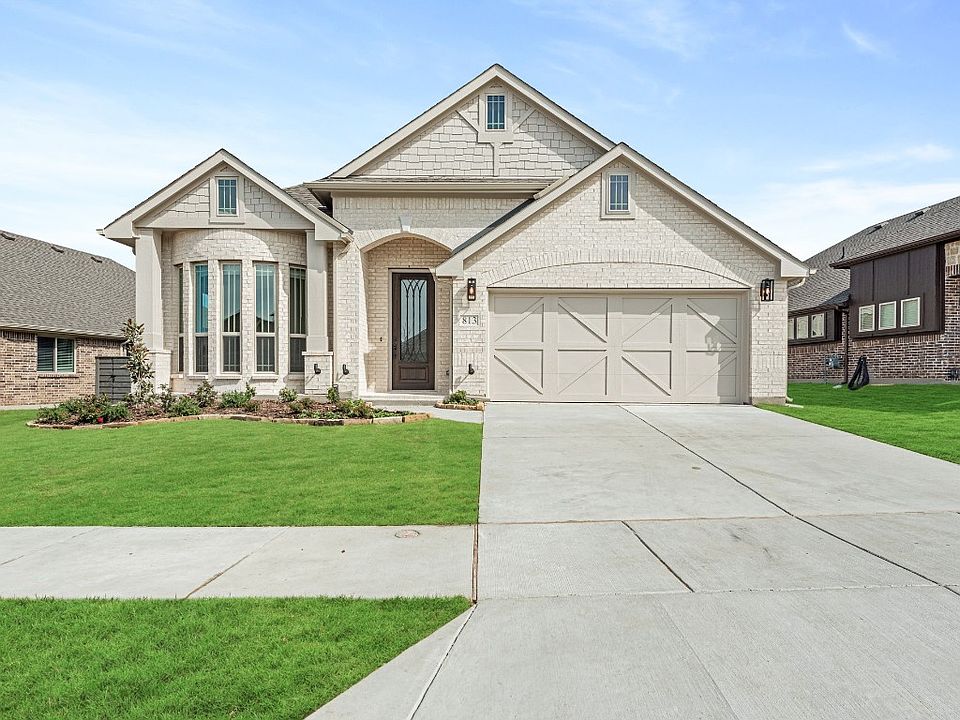 1st image of 813 Blue Yucca Ln