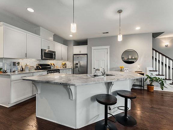 4th image of 1813 7th Ave N #102