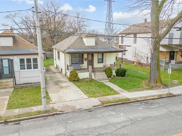 879 Felix Ave, Windsor, ON N9C 3L1