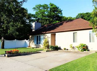 1693 Claas Ave, Holbrook, NY 11741