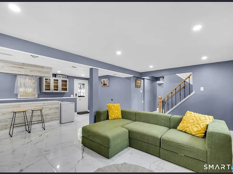 19 Miner Rd — Photo 2