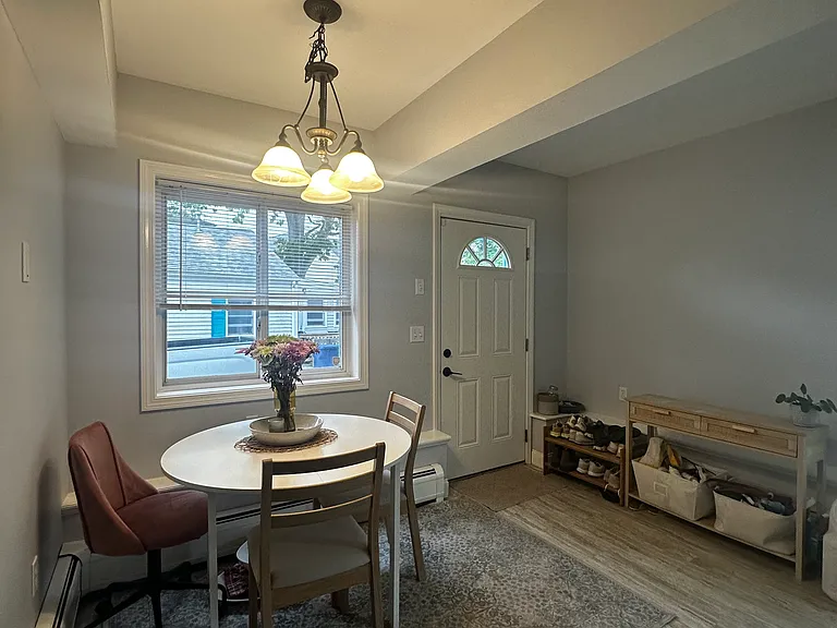 16 Glen Rd — Photo 3