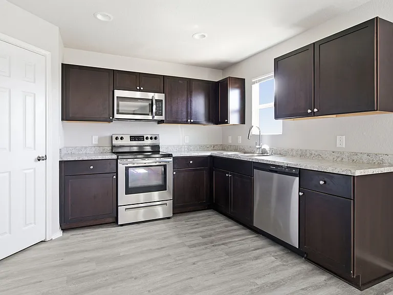 7526 Crestway Rdg — Photo 3