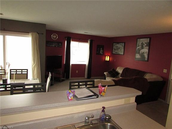 3rd image of 1406 Buckingham Gate Blvd #1406D