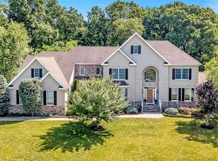 25 Rifkin Ct, Manalapan, NJ 07726
