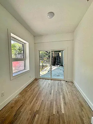 Rented by EXR | media 12