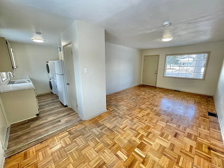 3012 S Glencoe St — Photo 2
