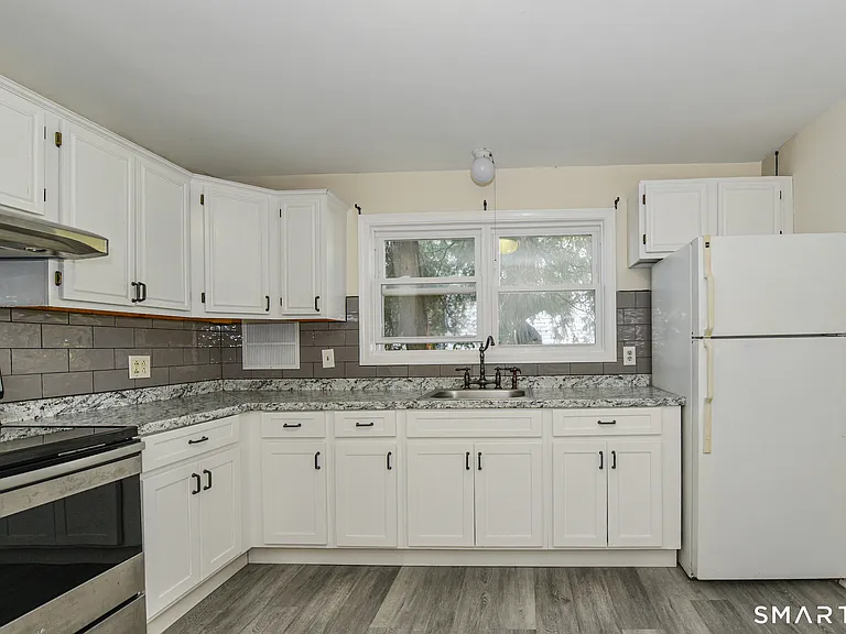 146 Warsaw St — Photo 6