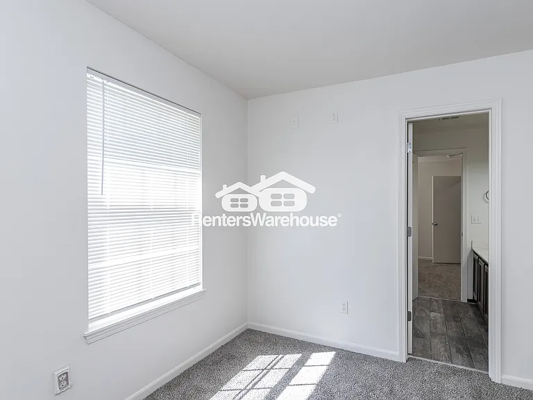 8127 N Lawn Ave — Photo 22