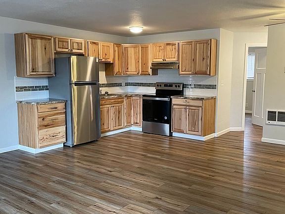 2nd image of 897 25th St SE #8666499