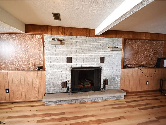 3rd image of 3733 Temple Ave
