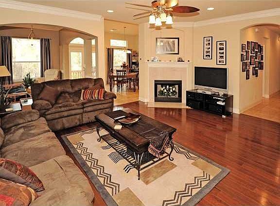 4th image of 330 Akaloa Dr