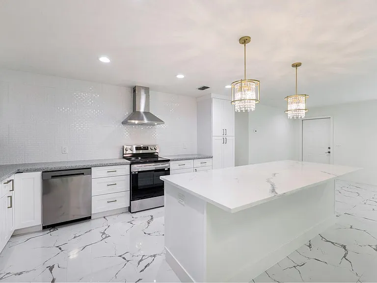 6031 Macbeth Ln — Photo 6