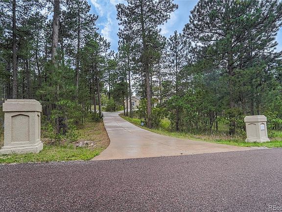 5th image of 17515 Colonial Park Dr