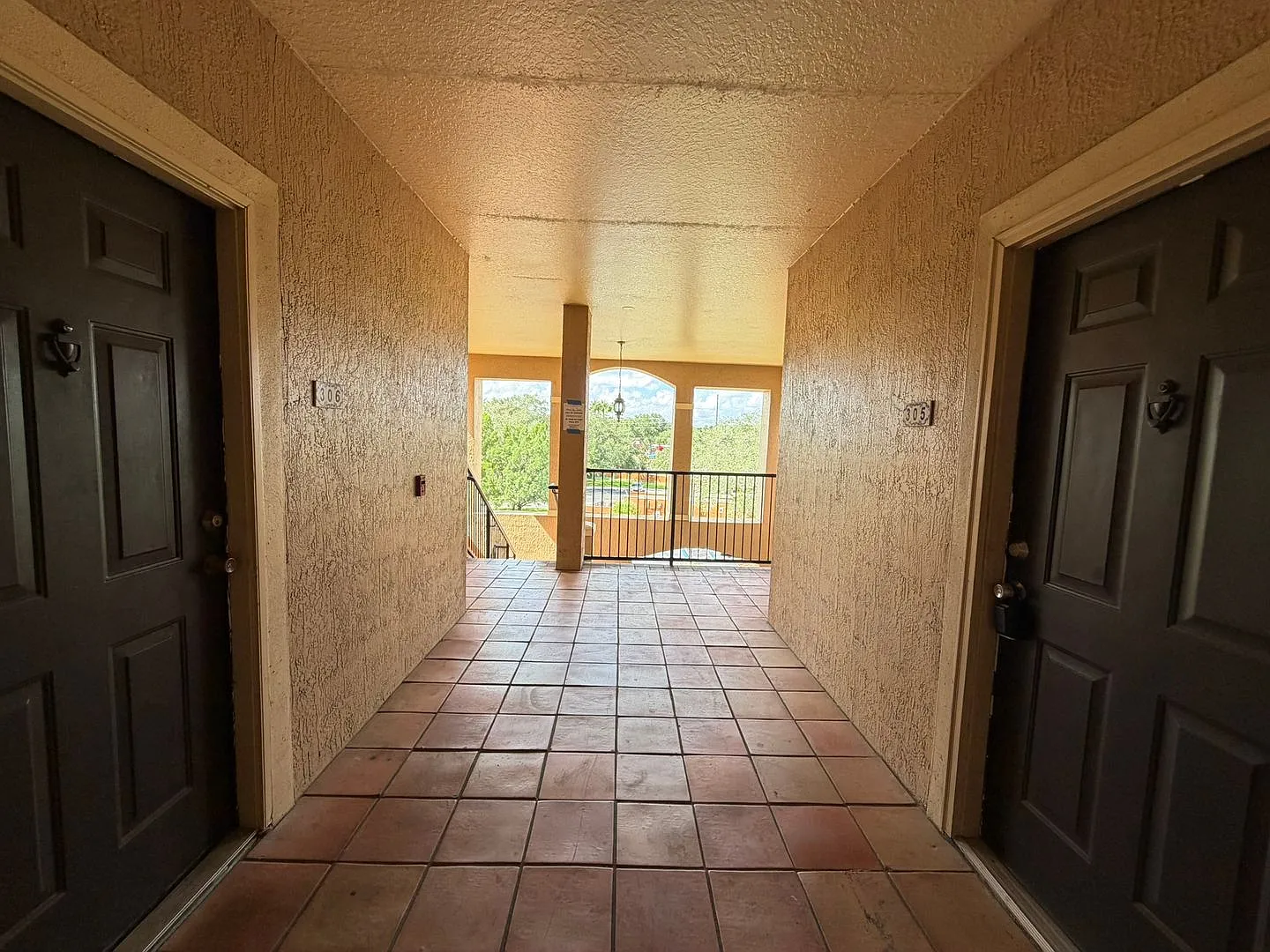 Awesome apartment in the heart of Metrowest! — Photo 2
