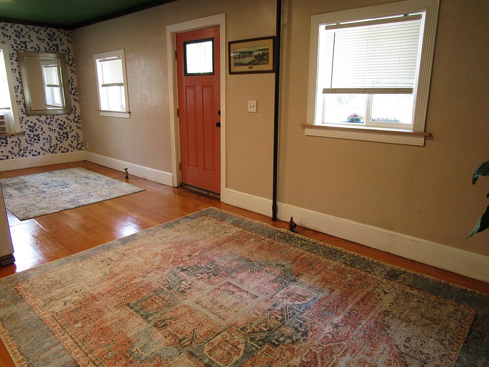 1st image of 469 Bridge St #A