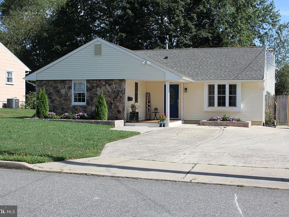 1st image of 104 Cooper Ave