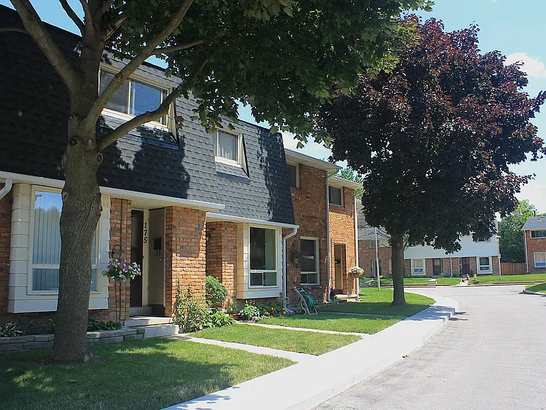 217 Admiral Dr — Photo 22