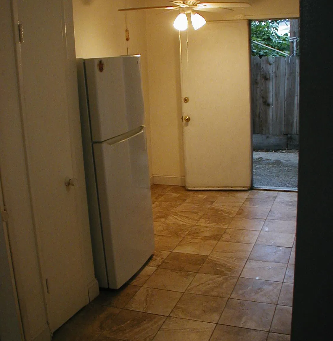 1 bed, 8100 sqft, $1,050 — Photo 2