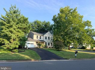 131 Seneca Ridge Dr, Sterling, VA 20164