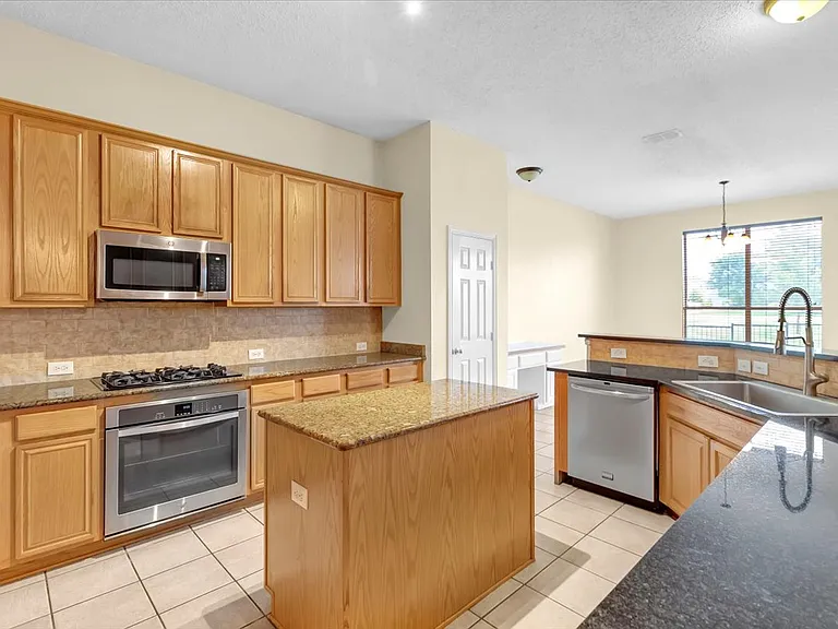 2023 Lairds Dr — Photo 29