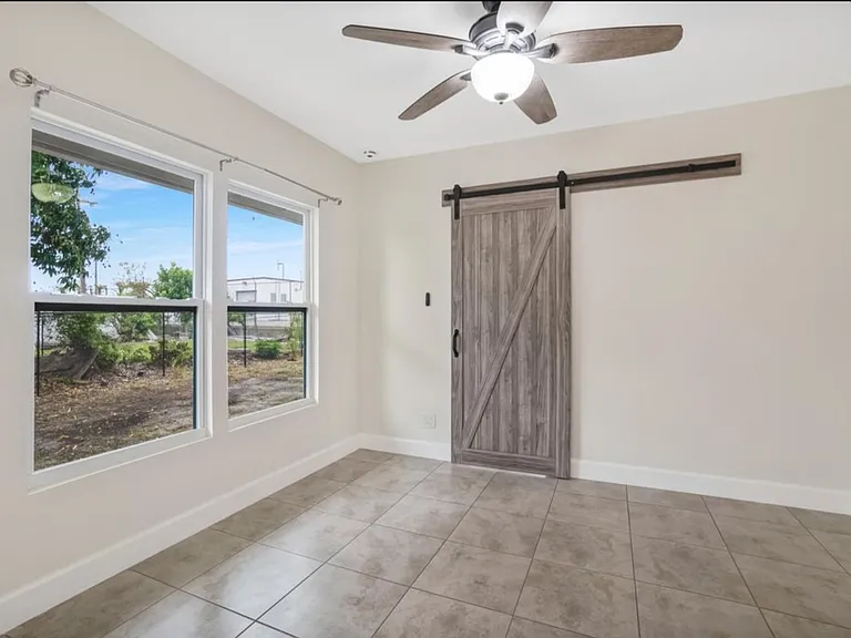 517 Sunrise Ct #B — Photo 7