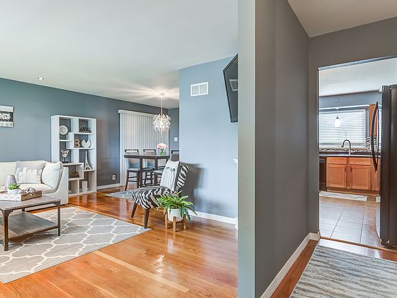 4th image of 3132 Rock Crest Dr