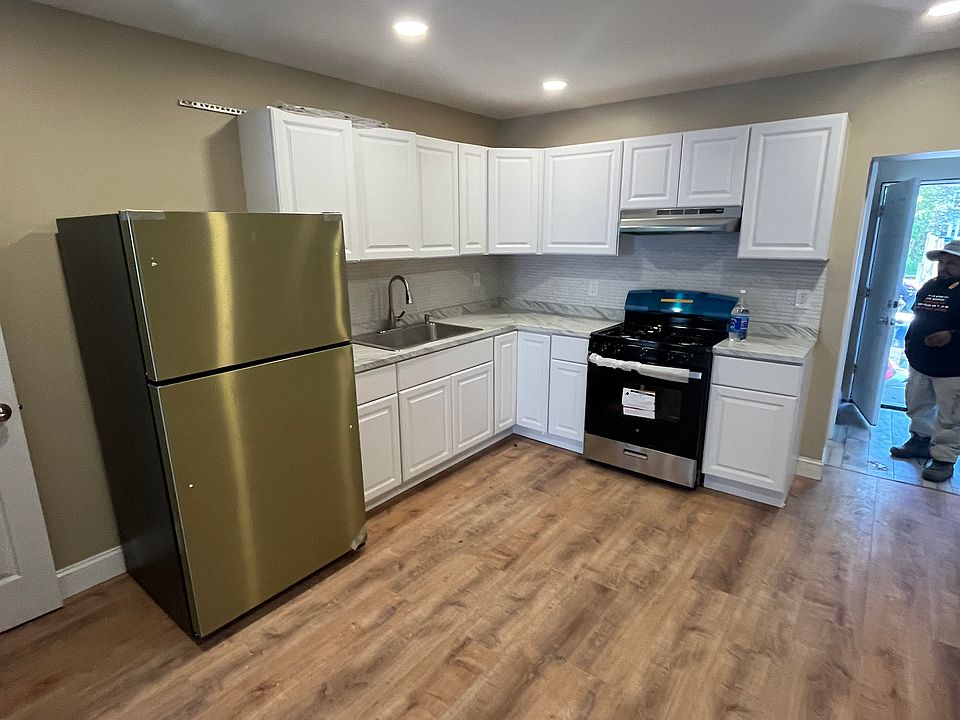 2nd image of 319 Saint Joes Ave