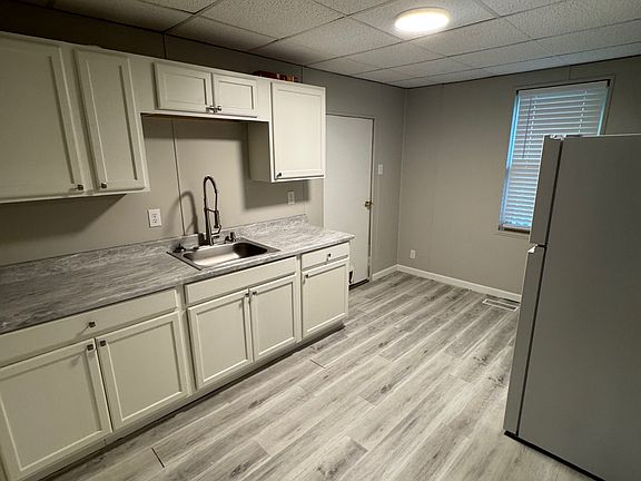 5th image of 800 Mill St