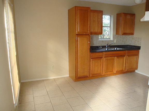3rd image of 3021 Sycamore Ave APT 5