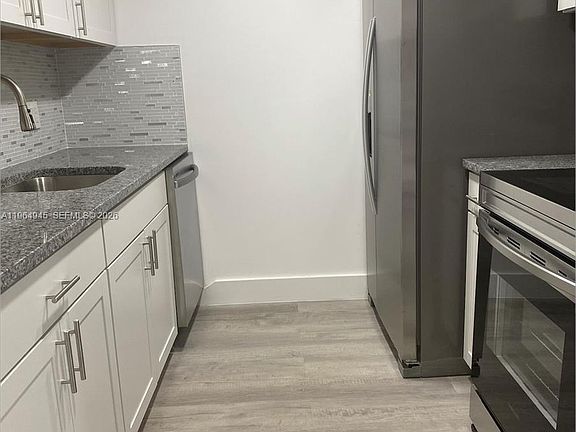 4th image of 13455 SW 9th Ct APT 203J