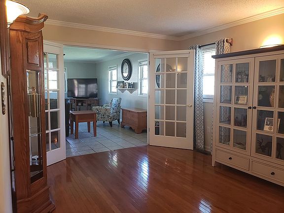 2nd image of 448 Lynnwood Dr