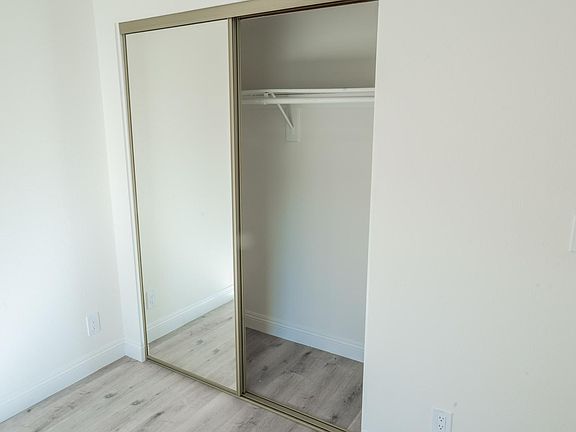 5th image of 501 Pacific St Unit 207