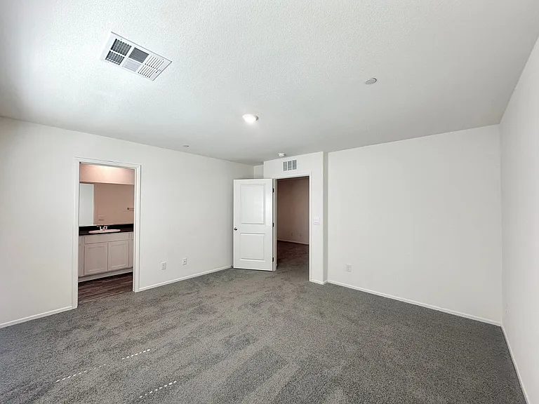 4921 Hunter Mesa Ave — Photo 14