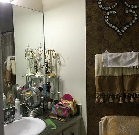 5th image of 3223 Laurel Dale Dr