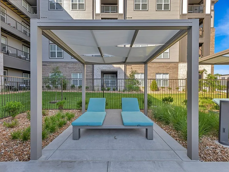 Avenue64 Apartments — Photo 31