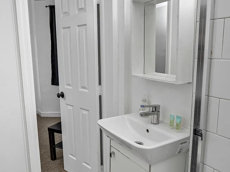 1400 NW 3rd St #5 — Photo 3